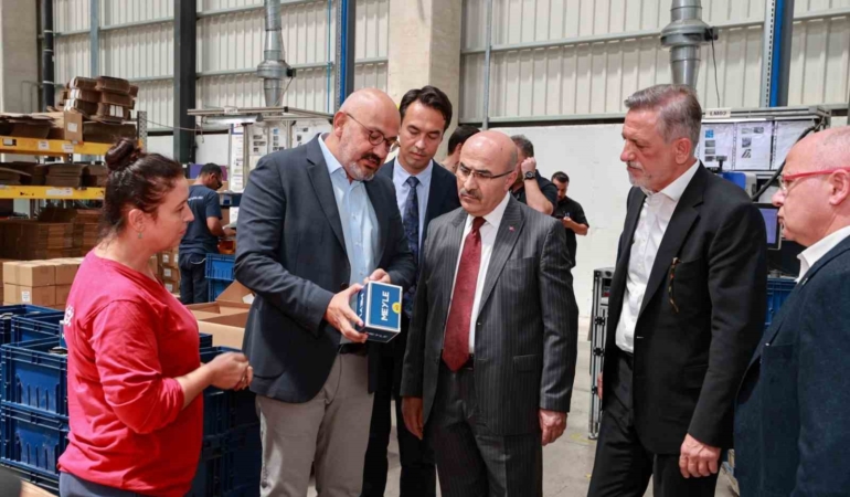 Bursa Valisi Mahmut Demirtaş, TEKNOSAB’ı ziyaret etti