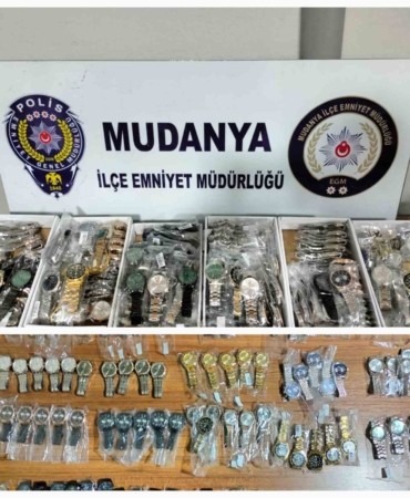 Bursa’da 100 bin liralık kaçak elektronik saat ele geçirildi