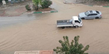 Bursa’da aniden bastıran yağmur, hayatı felç etti