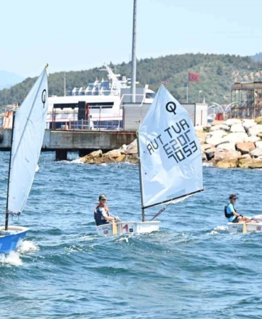 Bursa’da Kabotaj Bayramı’nda yelkenler yarışları nefes kesti