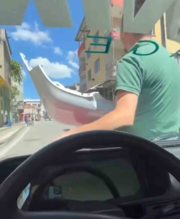 Bursa’da kaput üzerinde tehlikeli yolculuk