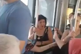 Bursa’da otobüsteki yer tartışması kamerada