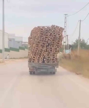 Bursa’da tehlikeli palet taşımacılığı kamerada