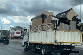 Bursa’da tehlikeli taşımacılık kamerada