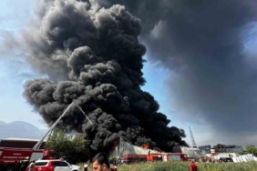 Bursa’daki yangın çevredeki 4 fabrikaya da sıçradı