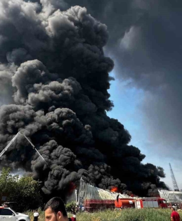 Bursa’daki yangın çevredeki 4 fabrikaya da sıçradı