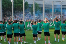 Bursaspor, 2 bin taraftarıyla sezonu açtı