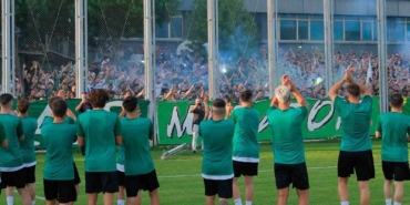 Bursaspor, 2 bin taraftarıyla sezonu açtı