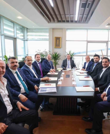 Bursaspor’dan Bakan Osman Aşkın Bak’a ziyaret