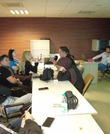 BUSMEK öğrencilerinden radyo tiyatrosu