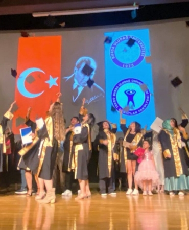 BUÜ Güzel Sanatlar Fakültesi öğrencileri mezun oldu