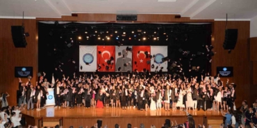 BUÜ’de mezun sayısı 300 bini geçti