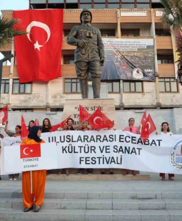 Büyükçekmece Belediyesince yaptırılan Atatürk Anıtı’nın açılışı gerçekleşti