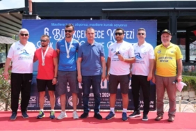 Büyükçekmece Körfezi 6.Yüzme Yarışması nefesleri kesti