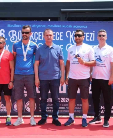 Büyükçekmece Körfezi 6.Yüzme Yarışması nefesleri kesti