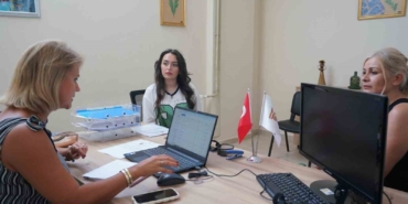 Büyükşehir, gençlerin yanında olmaya devam ediyor