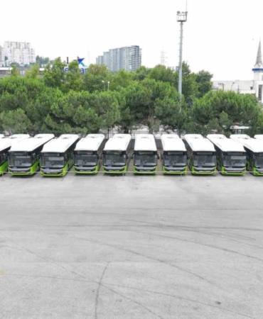 Büyükşehir’in 20 yeni otobüsü teslim edildi