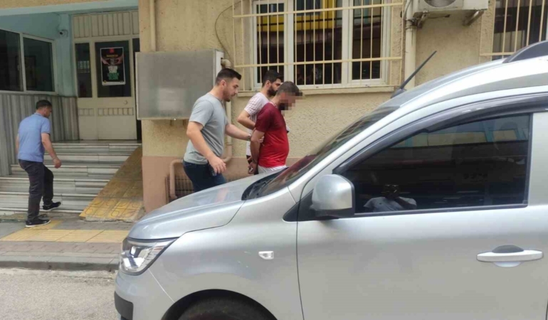 Çaldığı motosiklete aynı marka ve modelden çalıntı plaka takmış