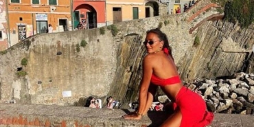 Camide çıplak poz veren Eda Taşpınar, İtalya’da ortaya çıktı