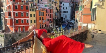 Camide çıplak poz veren Eda Taşpınar İtalya’yı çok sevdi