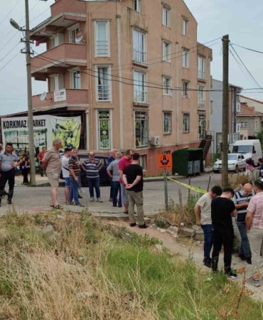 Çanakkale’de cinnet getiren baba, eşini ve çocuğunu pompalı tüfekle öldürdü, intihar etti