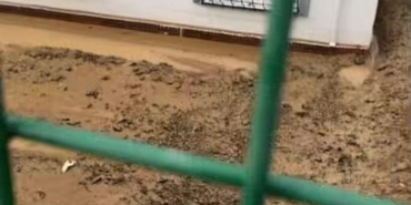 Çayırova’da yollar göle döndü, evleri su bastı