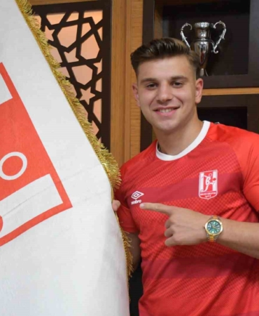 Çaykur Rizespor’lu Güvenç Usta, 1 yıllığına Balıkesirspor’da