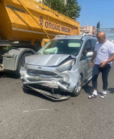 Cezaevi mahkum aracının da karıştığı zincirleme kazada 4 yaralı