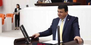 CHP Bursa Milletvekili Hasan Öztürk, Euro 2024’E götürülen 680 kişiyi Meclis’e taşıdı