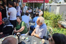 CHP Genel Başkanı Özgür Özel Beyoğlu Emekli Evi’ni ziyaret etti