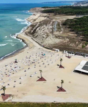 Çiftalan Plajı’na vatandaşlar yoğun ilgi gösteriyor
