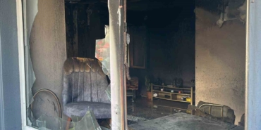 Çıkan yangında ev kullanılamaz hale geldi