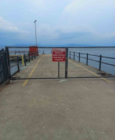 Çökme riskine karşı Kumla iskelesine mühür vuruldu