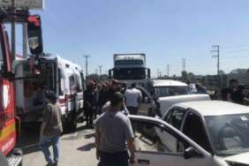 D-100’de zincirleme kaza: 1’i çocuk toplam 5 yaralı