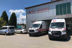 D-140’da motosikleti ile yolun karşısına geçmek isterken otomobil çarptı