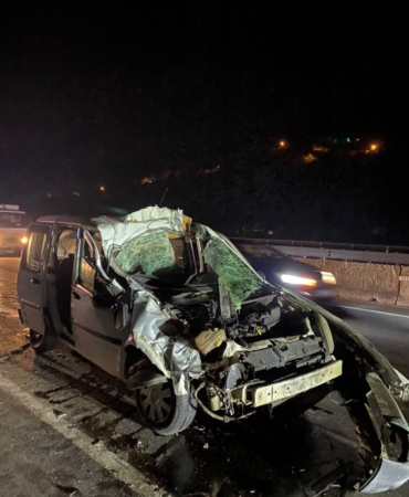 D-650’de tıra çarpan hafif ticari araç hurdaya döndü: 1 ağır yaralı