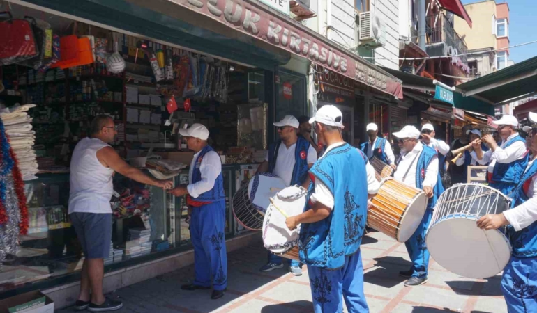 Davul- zurna ekibinden esnafa ’Kırkpınar’ daveti