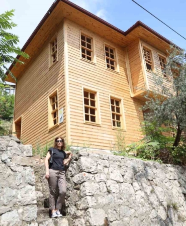 Dedesi Hulusi Kentmen Evini gezdi