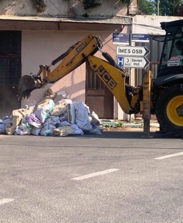 Dilovası’nda molozlar toplanıyor