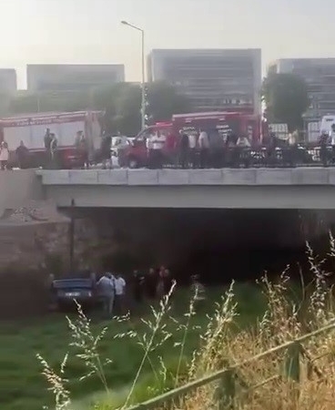 Direksiyon hakimiyetini kaybedip dereye uçtu