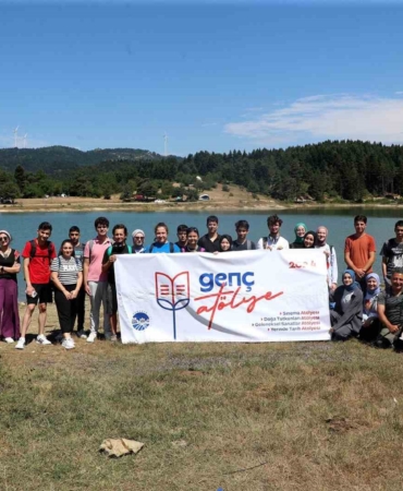 Doğa tutkunu gençler Karagöl Yaylası’nda unutulmaz bir gün yaşadı