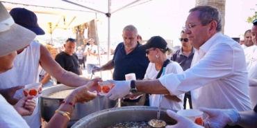 Dört bin kişiye aşure dağıtıldı