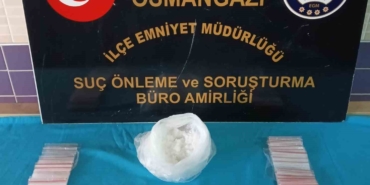 Dur ihtarına uymayıp polisten kaçtı, araca çarparak devrilen motosikletten uyuşturucu çıktı