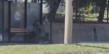 Durakta unutulan çanta ekipleri harekete geçirdi