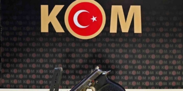 Durdurulan şüpheli araçtan 1 adet ruhsatsız tabanca ele geçirildi