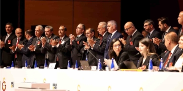 Dursun Özbek ve yönetimine yetki verildi