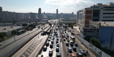 E-5 karayolunda yağmur sonrası 15 araçlı kaza