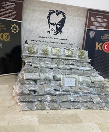 Edirne’de 266 kilo uyuşturucu yakalandı
