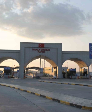 Edirne’de 2’si cezaevi firarisi 4 suç makinesi Yunanistan’a kaçamadan yakalandı