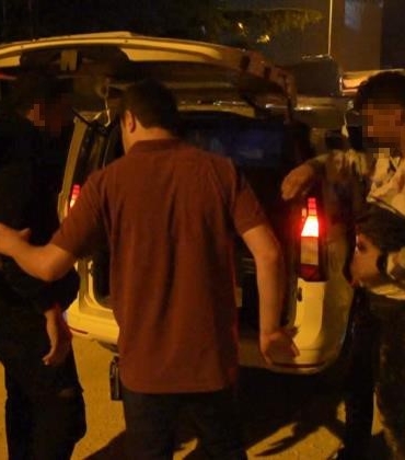 Edirne’de dur ihtarına uymayan otomobilde kaçak göçmenler yakalandı